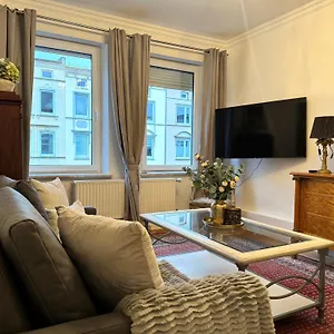 ferienwohnung-coco-brockesstr-10.hamburg-hotels-de.com/