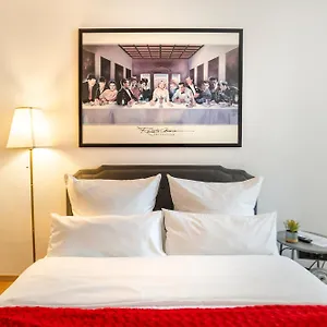 apt-entire-studio-in-city-center.hotelsinbremen.net/